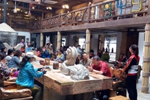 山东省百家旅游公司老总于5月7日上午到天下粮仓游览园考察