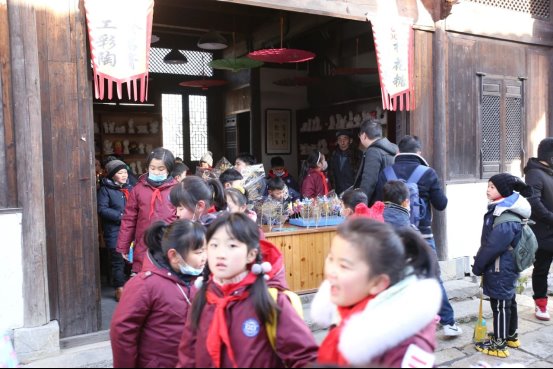 85b41fc05793e1ac28cf7e162bcfc4b0